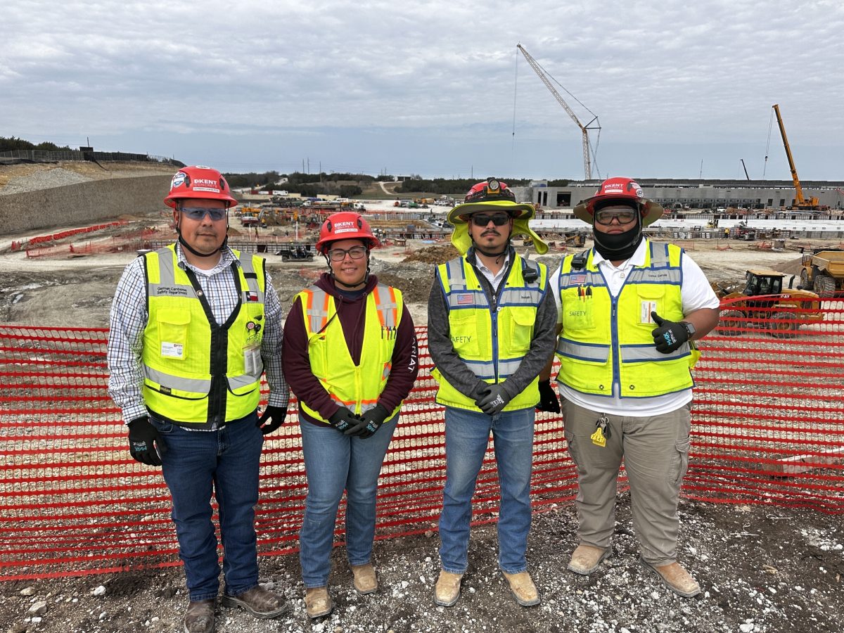 Construction safety pros in hi vis on data center job